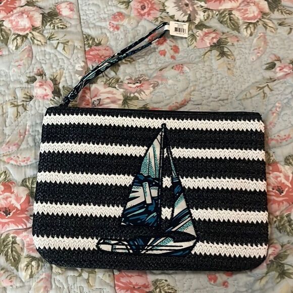 Vera Bradley wristlet  - Picture 1 of 7